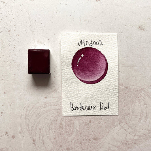 Aquarellfarbe mit Honig Bordeauxrot